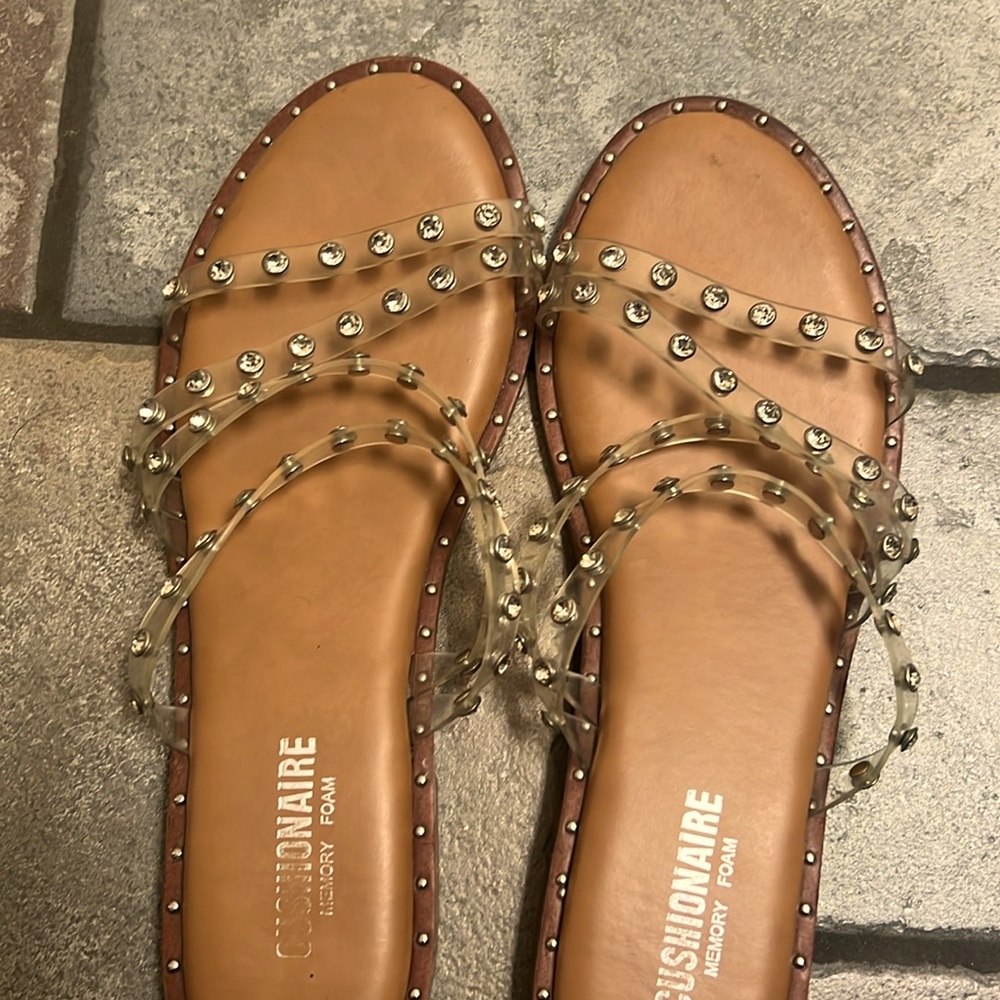 VACATION SANDALS 🩴 - Picture 3 of 5